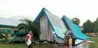 Aula Kantor Camat Roboh