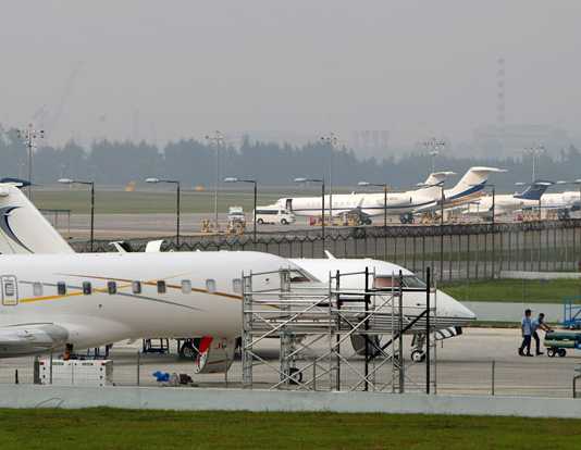 Ketika Konglomerat Tak Bisa  Lagi Leluasa Parkir Pesawat