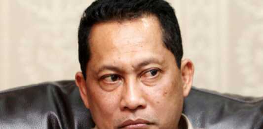 VONIS MATI BANDAR, UMPANKAN KE BUAYA