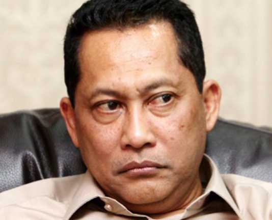 VONIS MATI BANDAR, UMPANKAN KE BUAYA