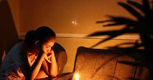 Warga Perbatasan Andalkan Genset dan Pelita