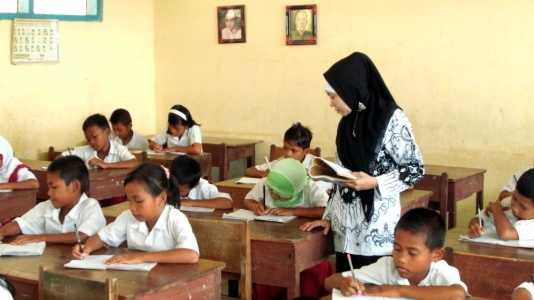 Bengkayang Kurang 1.000 Guru