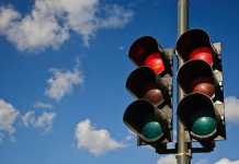 Traffic Light Simpang Empat Parit Mayor Amburadul