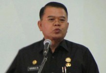 Pemda Beri Penghargaan pada Bidan Anik