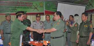 Dirjen Perkebunan Bagikan Alat Pemadam