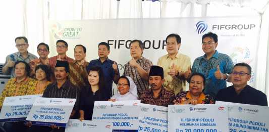 FIFGROUP Salurkan Sumbangan Rp 170 Juta