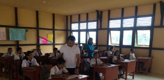 Desa Angkyar Minim Listrik dan Guru