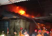 Delapan Kios Pasar Tengah Terbakar
