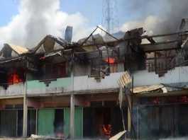 20 Menit, 15 Ruko Di Sekayam Ludes