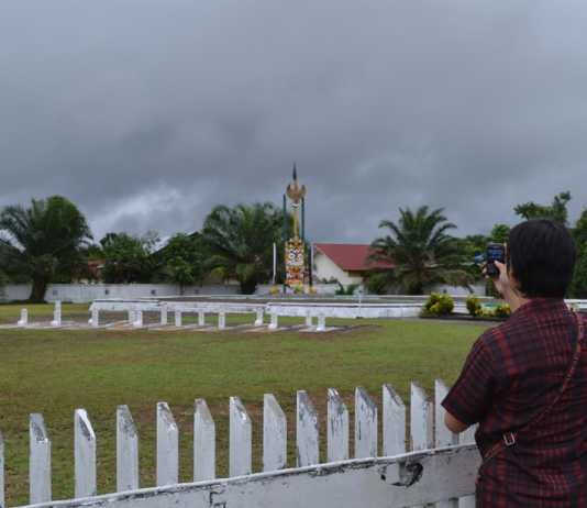 Ajak Anak Istri Tinggal di Kompleks Makam Pahlawan