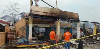 Sepuluh Ruko Hangus, Homri Diduga Tertidur di Dalamnya