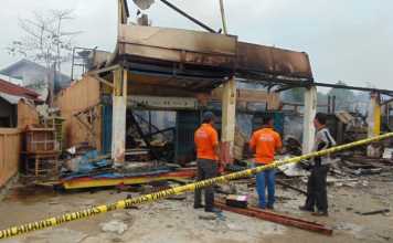 Sepuluh Ruko Hangus, Homri Diduga Tertidur di Dalamnya