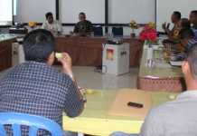 Polisi Gunakan Metal Detector