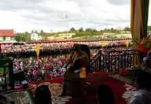 Mamah Dedeh Siram Rohani Warga Melawi