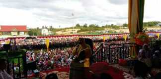 Mamah Dedeh Siram Rohani Warga Melawi