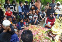 Tiga Korban Dikubur dalam Satu Liang Lahat