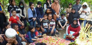 Tiga Korban Dikubur dalam Satu Liang Lahat