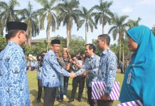 Tiga PNS Terima Penghargaan dari Walikota Pontianak