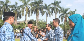 Tiga PNS Terima Penghargaan dari Walikota Pontianak