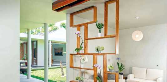 Sekat Transparan untuk Rumah Terbatas