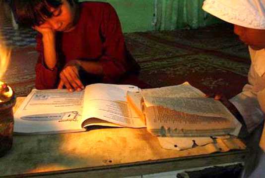 Desa Pelinggang dan Desa Bina Jaya Gelap Gulita