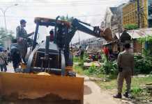 Sempat Bersitegang, Lapak dan Kios di Ayani II Dibongkar