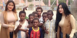 Akrab dengan Anak Papua
