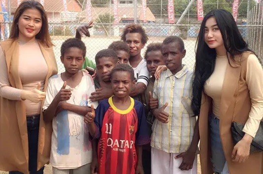 Akrab dengan Anak Papua