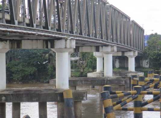 Kapan Jembatan Melawi II Tuntas?