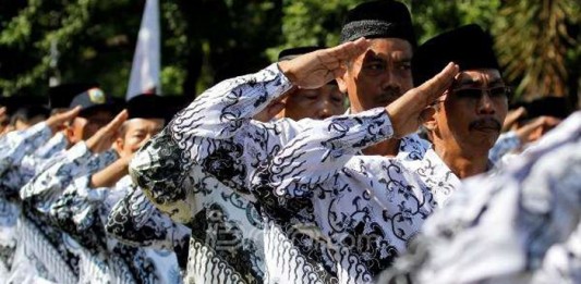 PGRI Dorong Pemda Beri Gaji Layak dan THR buat Guru Honorer