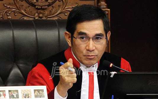 Hamdan Zoelva, Gantikan Prasetyo atau Pratikno?
