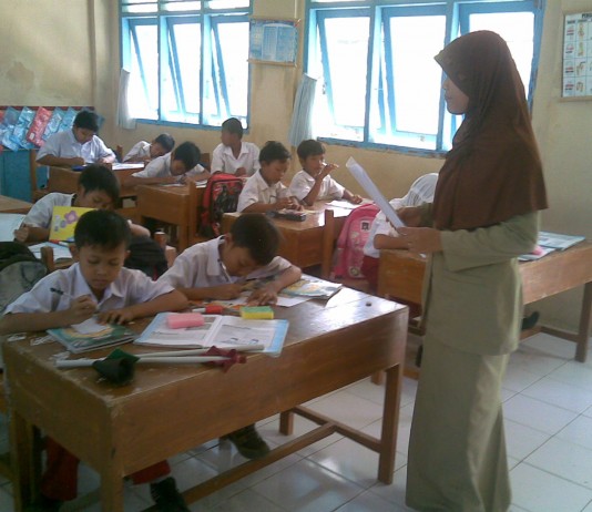 Jenjang Karir Guru Masih Sebatas Angan-angan