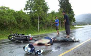 Tabrak Mobil Pengendara Motor Sekarat