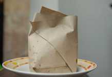 Penyakit Mengintai di Balik Kertas Nasi Bungkus