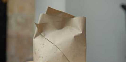 Penyakit Mengintai di Balik Kertas Nasi Bungkus