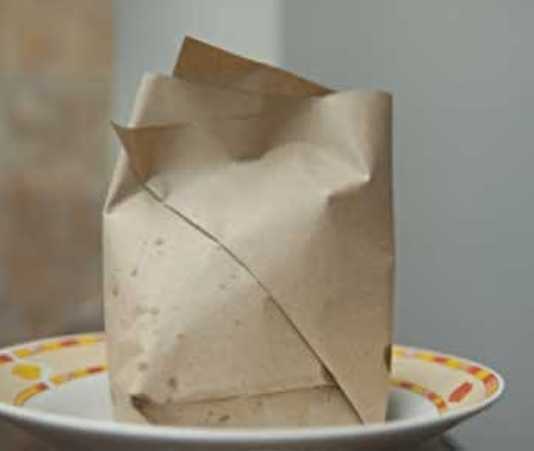 Penyakit Mengintai di Balik Kertas Nasi Bungkus