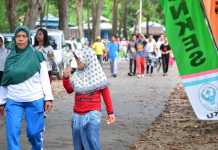 Peringati HKN ke 51, Dinkes Motori Gerak Jalan Sehat