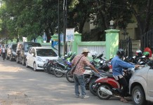 Melawi Banyak Tukang Parkir Ilegal