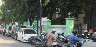 Melawi Banyak Tukang Parkir Ilegal