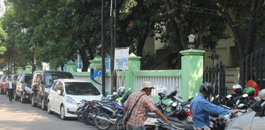 Melawi Banyak Tukang Parkir Ilegal