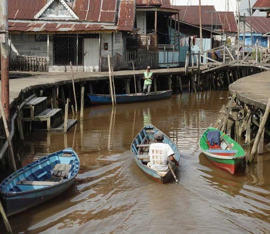 Stigma Kampong Beting, Salah Siapa?