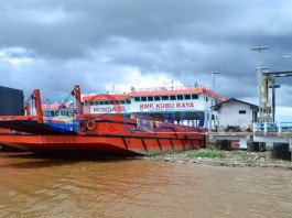 Tak Kantongi Izin Layar KMP Kubu Raya Disegel