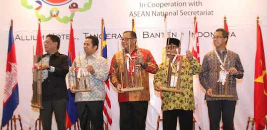 Hadapi MEA, Pengusaha Besar Jangan Caplok Usaha Kecil