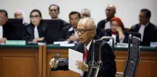 OC Kaligis Akhirnya Mengaku Beri Dolar Ke Panitera PTUN