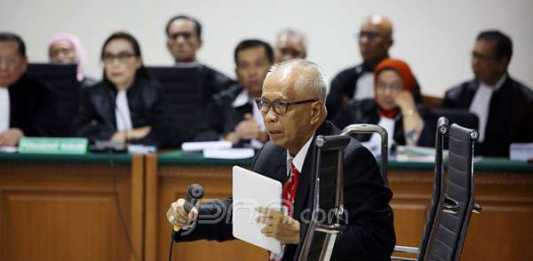 OC Kaligis Akhirnya Mengaku Beri Dolar Ke Panitera PTUN