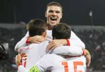 Rusia 1:0 Portugal  Portugal Terjungkal