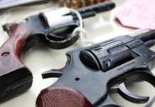 Warga Temajuk Serahkan 25 Senpi Rakitan