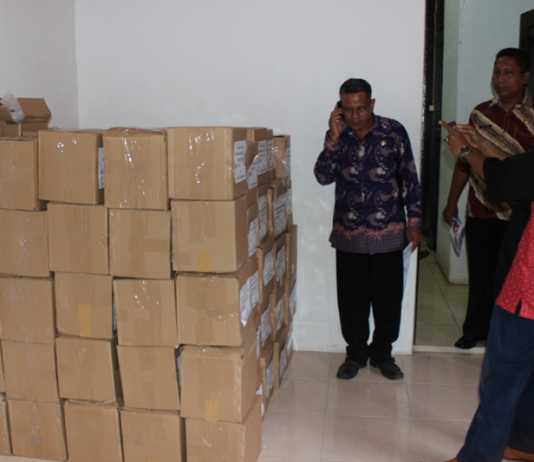 60 Pesekerja Lipat Surat Suara