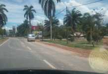 Ceceran Tanah Merah Ganggu Pengguna Jalan