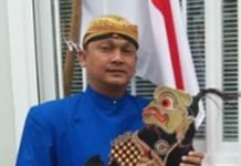 Mengenal Dalang Cilacap Tejo Sutisno